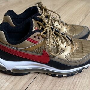 Nike Men's Gold and Red Athletic Sneakers
